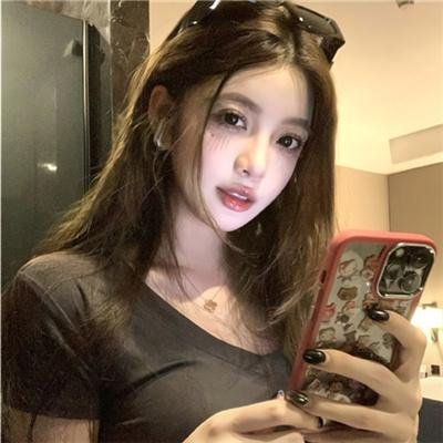 芒果和红色轮椅